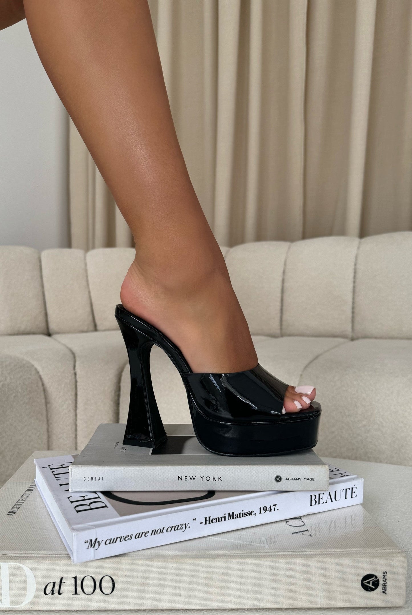 Platform Heels - Black - samana vibes